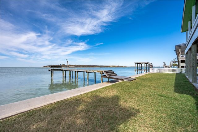 108 Bayshore Dr, Ingleside On The Bay, TX 78362