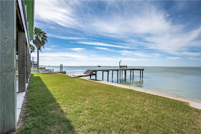 108 Bayshore Dr, Ingleside On The Bay, TX 78362