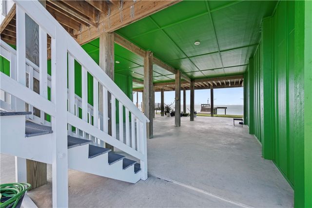 108 Bayshore Dr, Ingleside On The Bay, TX 78362