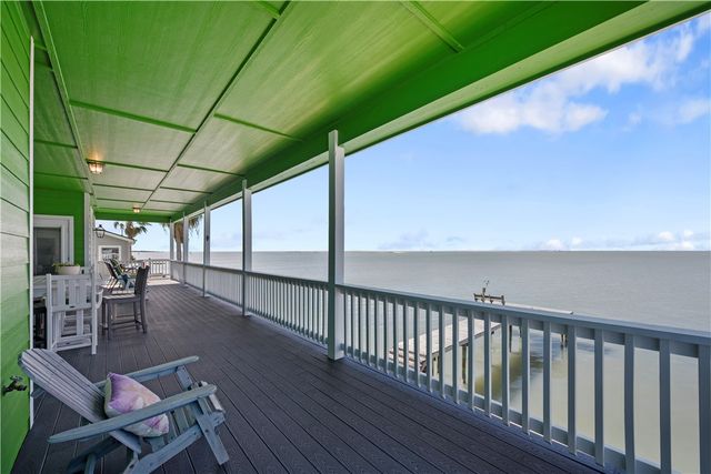 108 Bayshore Dr, Ingleside On The Bay, TX 78362