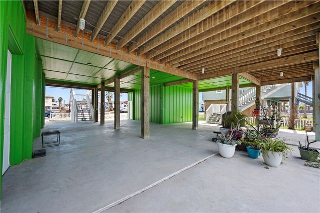 108 Bayshore Dr, Ingleside On The Bay, TX 78362