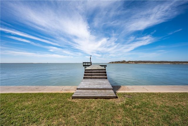 108 Bayshore Dr, Ingleside On The Bay, TX 78362