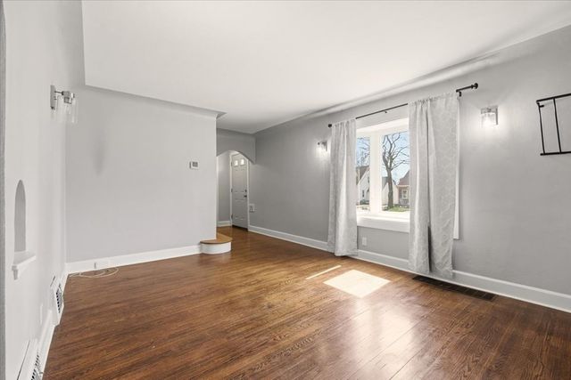 34 W Raleigh Avenue, Mansfield, OH 44907