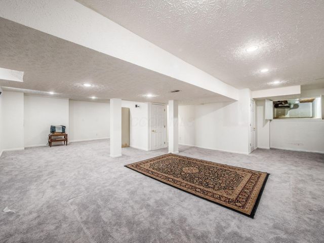 8133 Worthington Crsg Drive, Westerville, OH 43081