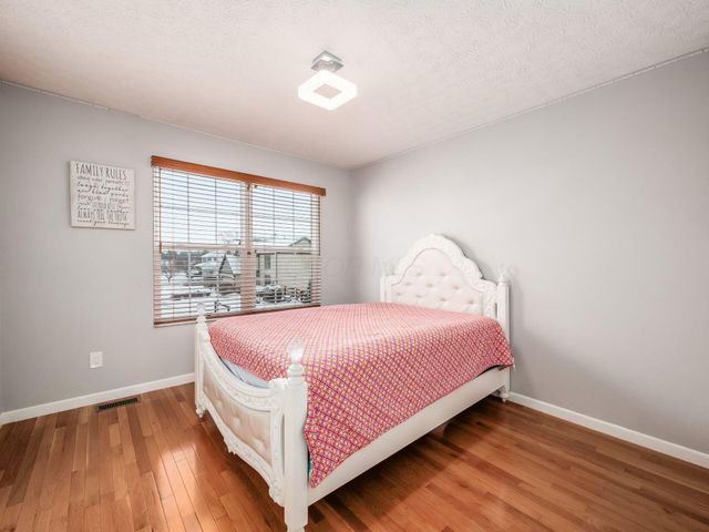 8133 Worthington Crsg Drive, Westerville, OH 43081