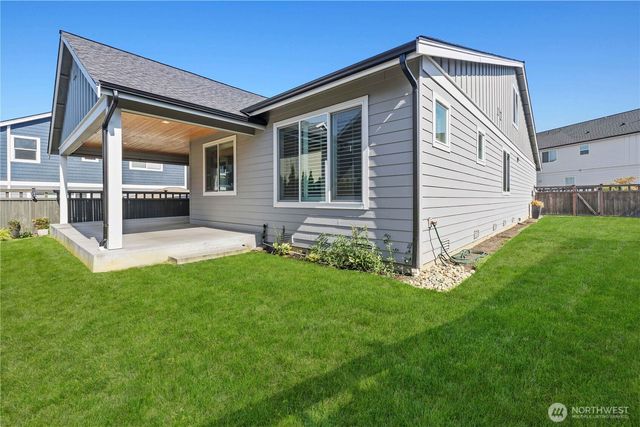 22867 SE Cherry Street, Black Diamond, WA 98010