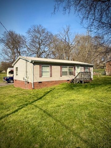 224 Chapman Ln, Columbia, TN 38401