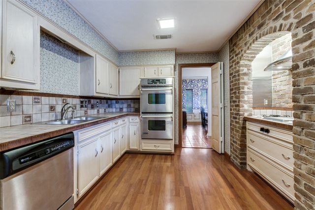 1125 W Lookout Drive, Richardson, TX 75080