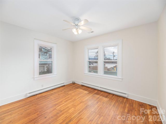 15 Louisiana Avenue, Asheville, NC 28806