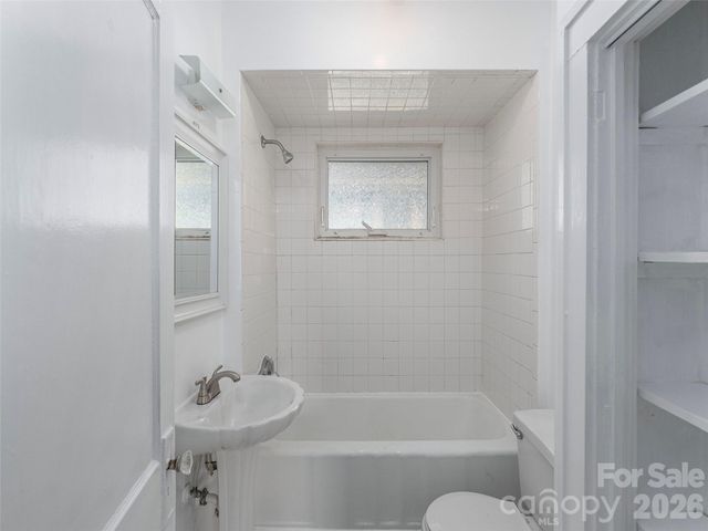 15 Louisiana Avenue, Asheville, NC 28806