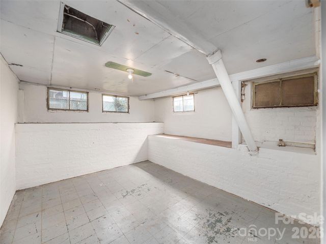 15 Louisiana Avenue, Asheville, NC 28806