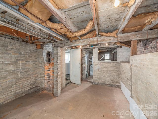 15 Louisiana Avenue, Asheville, NC 28806