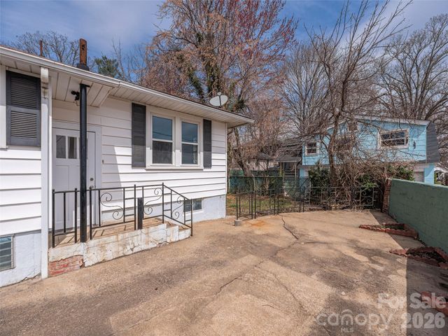 15 Louisiana Avenue, Asheville, NC 28806