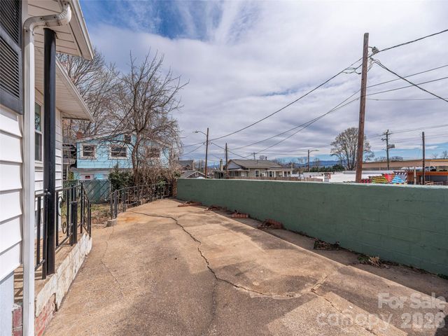15 Louisiana Avenue, Asheville, NC 28806