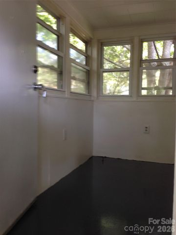 15 Louisiana Avenue, Asheville, NC 28806