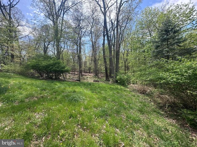1711 PAULSON DR, York, PA 17406