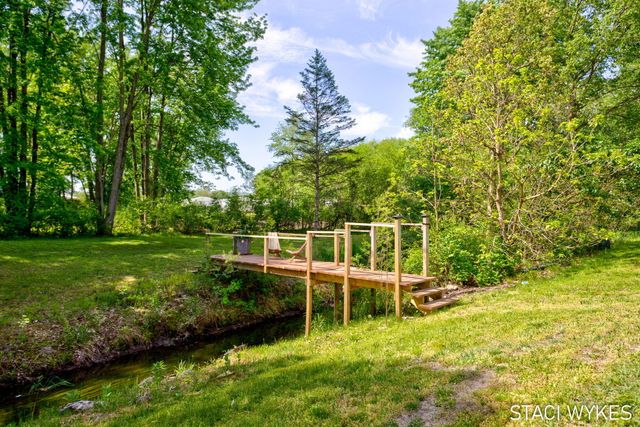 2550 Ranchland Drive SW, Byron Center, MI 49315