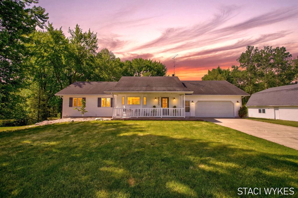 2550 Ranchland Drive SW, Byron Center, MI 49315