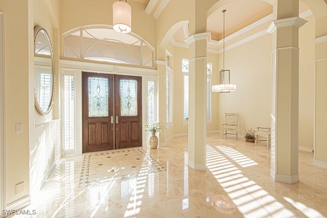 1676 Persimmon DR, Naples, FL 34109