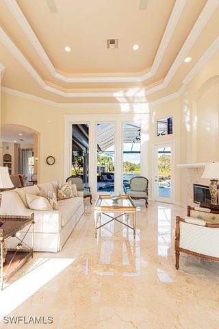 1676 Persimmon DR, Naples, FL 34109