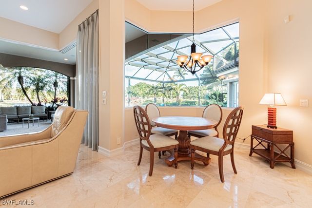 1676 Persimmon DR, Naples, FL 34109