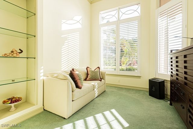 1676 Persimmon DR, Naples, FL 34109