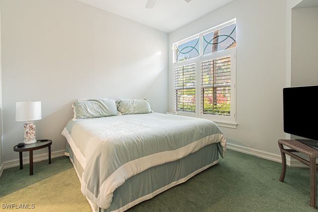 1676 Persimmon DR, Naples, FL 34109