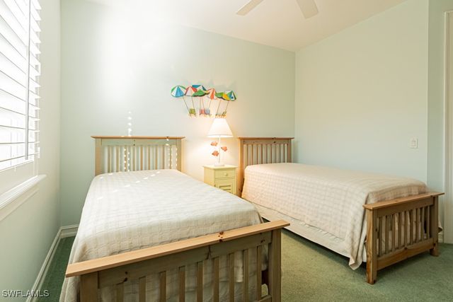 1676 Persimmon DR, Naples, FL 34109