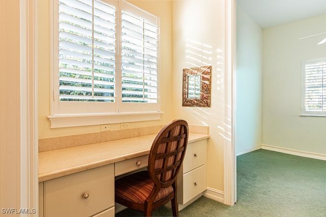 1676 Persimmon DR, Naples, FL 34109