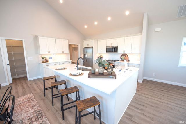 808 Ravenstone Drive, Lafayette, IN 47909
