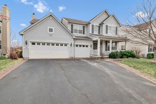 151 Charleston Lane W, Gilberts, IL 60136