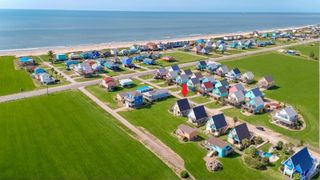 222 Sandpebble Place, Surfside Beach, TX 77541