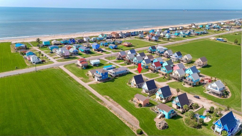 222 Sandpebble Place, Surfside Beach, TX 77541