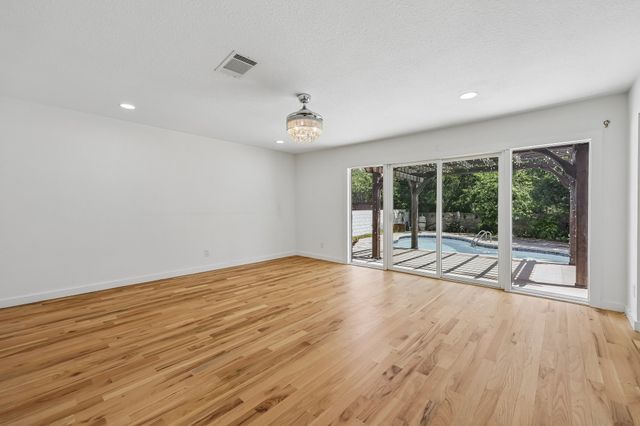 4326 Mendenhall Drive, Dallas, TX 75244