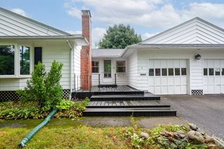 11 Lyndale Rd, Worcester, MA 01606