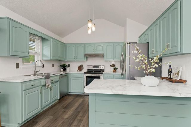 2133 NE Chipman Road, Lee's Summit, MO 64086
