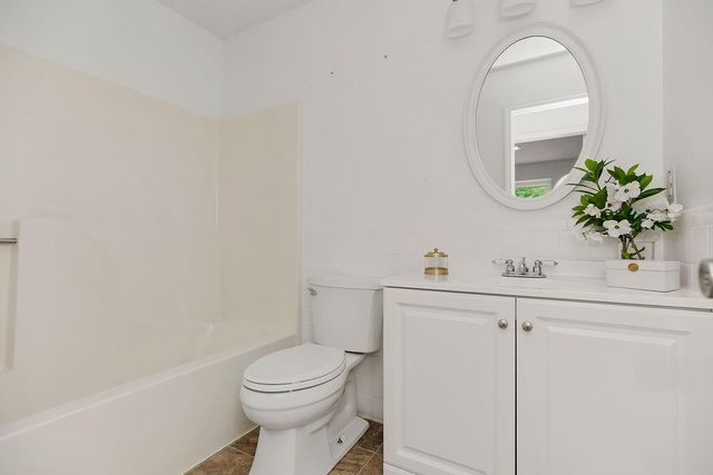 2133 NE Chipman Road, Lee's Summit, MO 64086