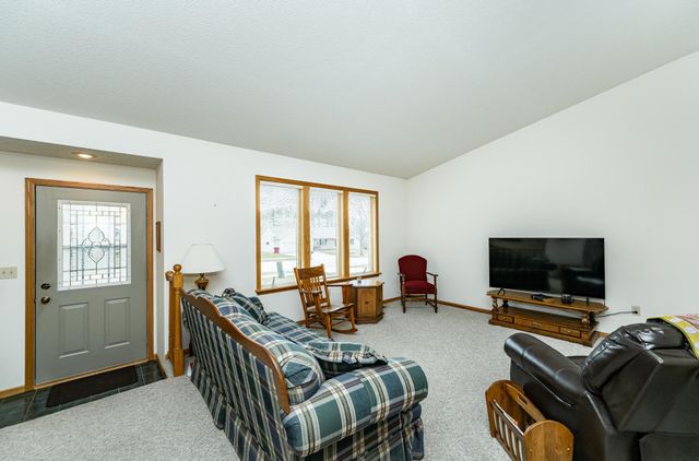 4943 3rd Street NW, Rochester, MN 55901