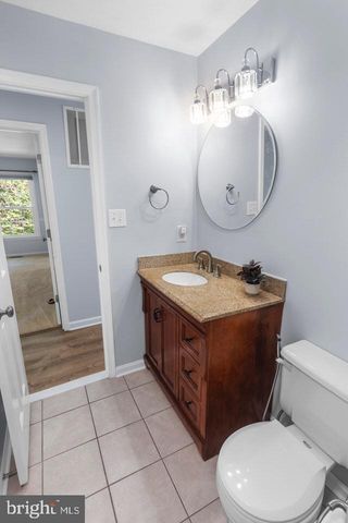 13338 POINT RIDER LN, Herndon, VA 20171