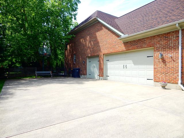8171 Cheltenham Court, Hamilton Twp, OH 45039