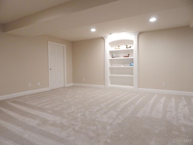 8171 Cheltenham Court, Hamilton Twp, OH 45039