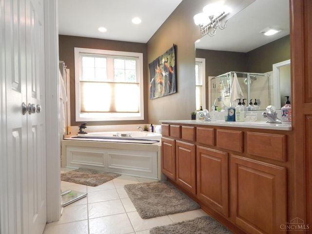 8171 Cheltenham Court, Hamilton Twp, OH 45039