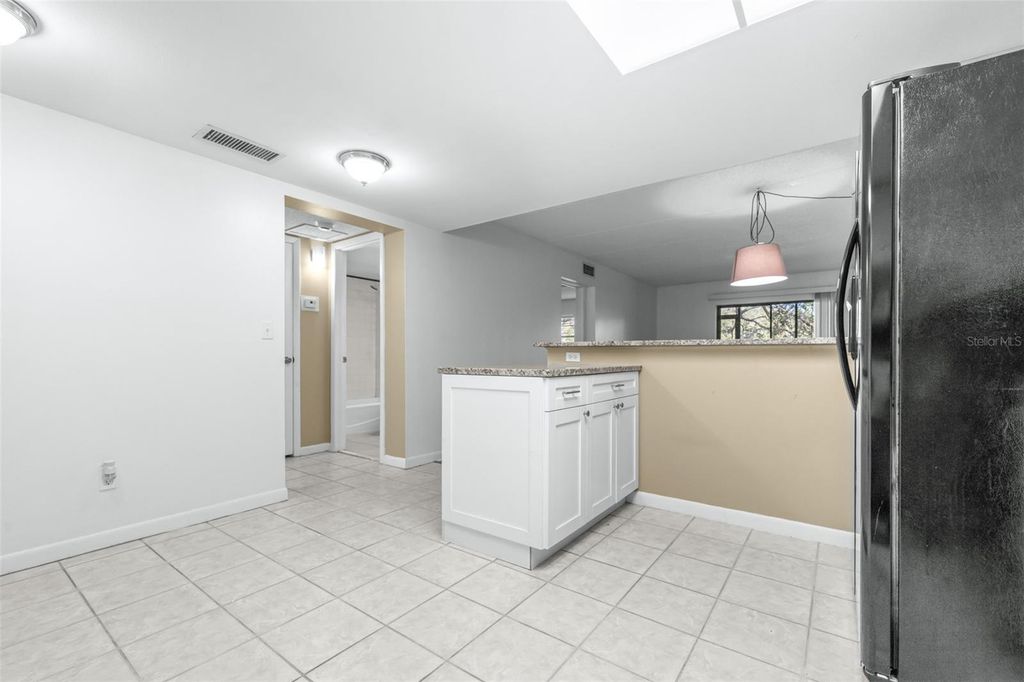 Image 12 of property listing at 1000 TARPON WOODS BOULEVARD 503, Palm Harbor, FL 34685