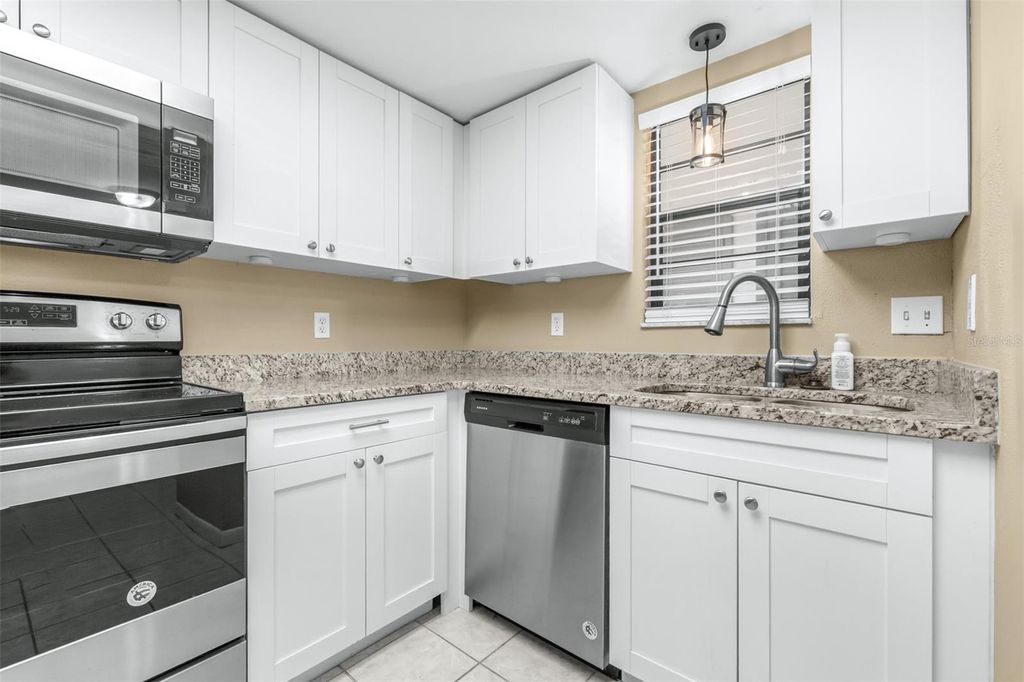 Image 9 of property listing at 1000 TARPON WOODS BOULEVARD 503, Palm Harbor, FL 34685