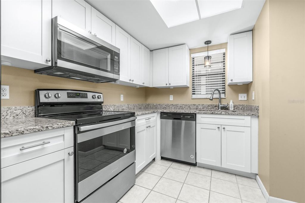 Image 10 of property listing at 1000 TARPON WOODS BOULEVARD 503, Palm Harbor, FL 34685