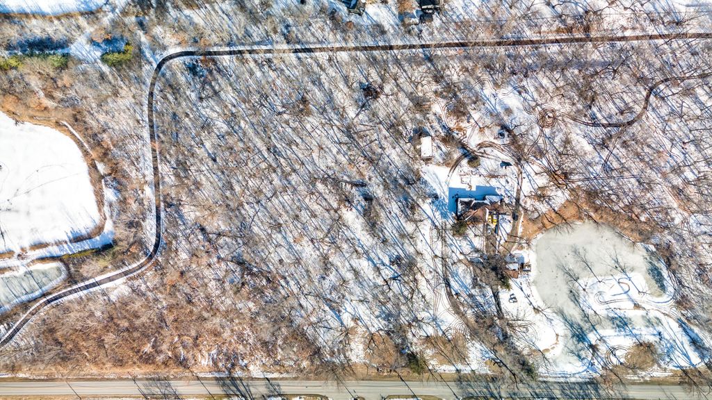 3240 W 53rd Avenue, Merrillville, IN 46410