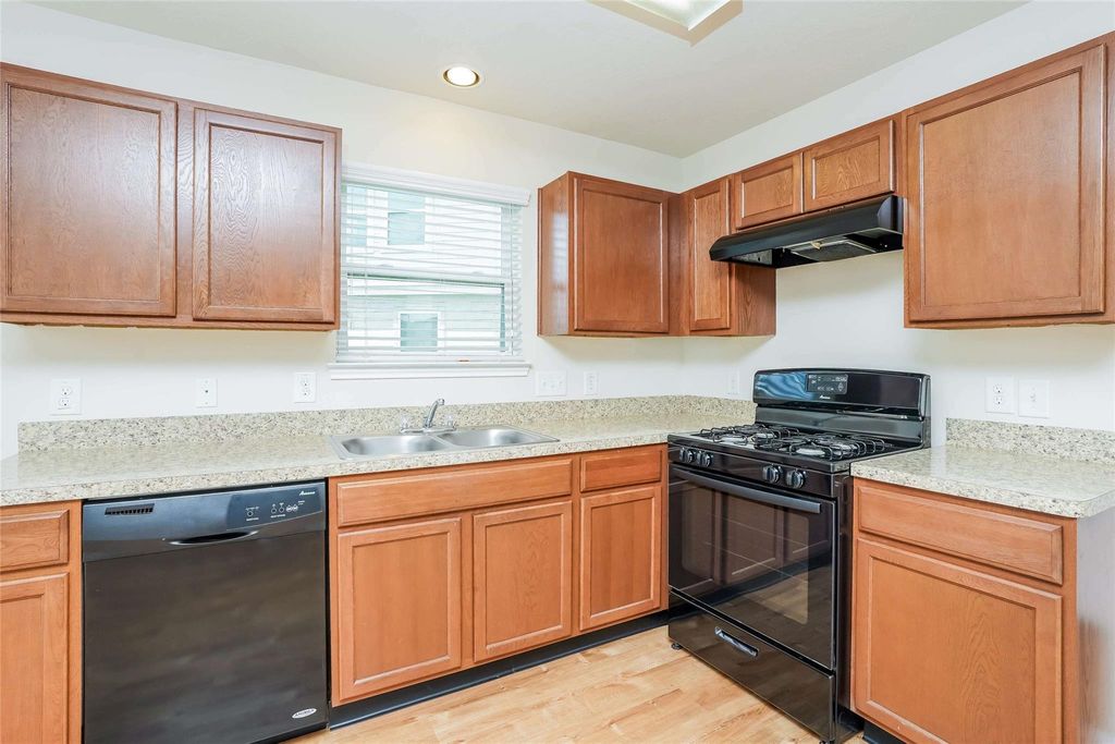 13426 Ella Ridge Lane, Houston, TX 77067