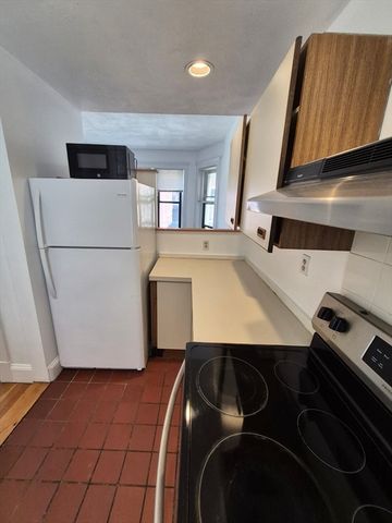 451 Park Dr 2C, Boston, MA 02215