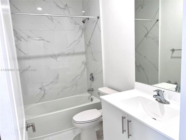 15925 SW SW 2 PL, Pembroke Pines, FL 33027