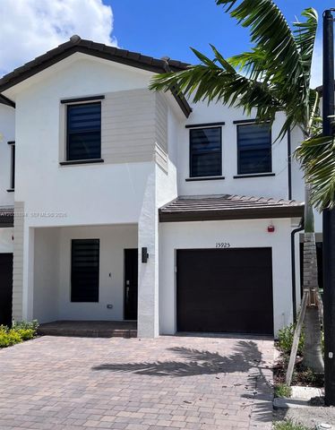 15925 SW SW 2 PL, Pembroke Pines, FL 33027